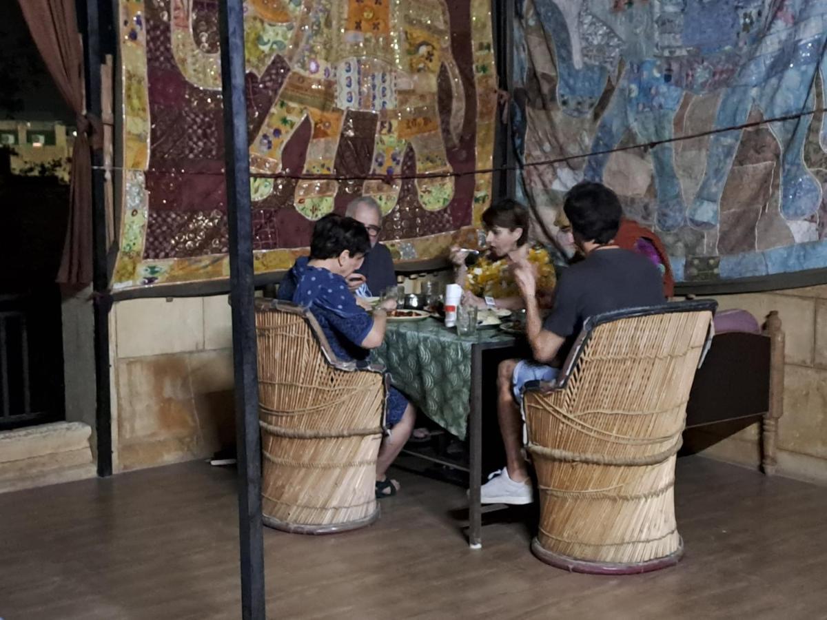 गेस्ट हाउस Bob Cafe & Jaisalmer